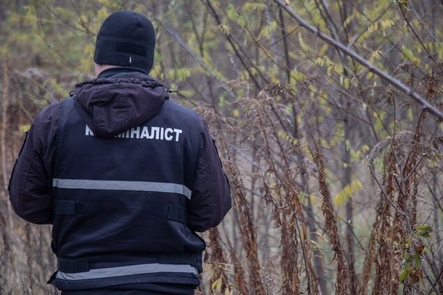 Нашли с полоской на шее: в Киеве загадочно погиб мужчина. Фото 18+