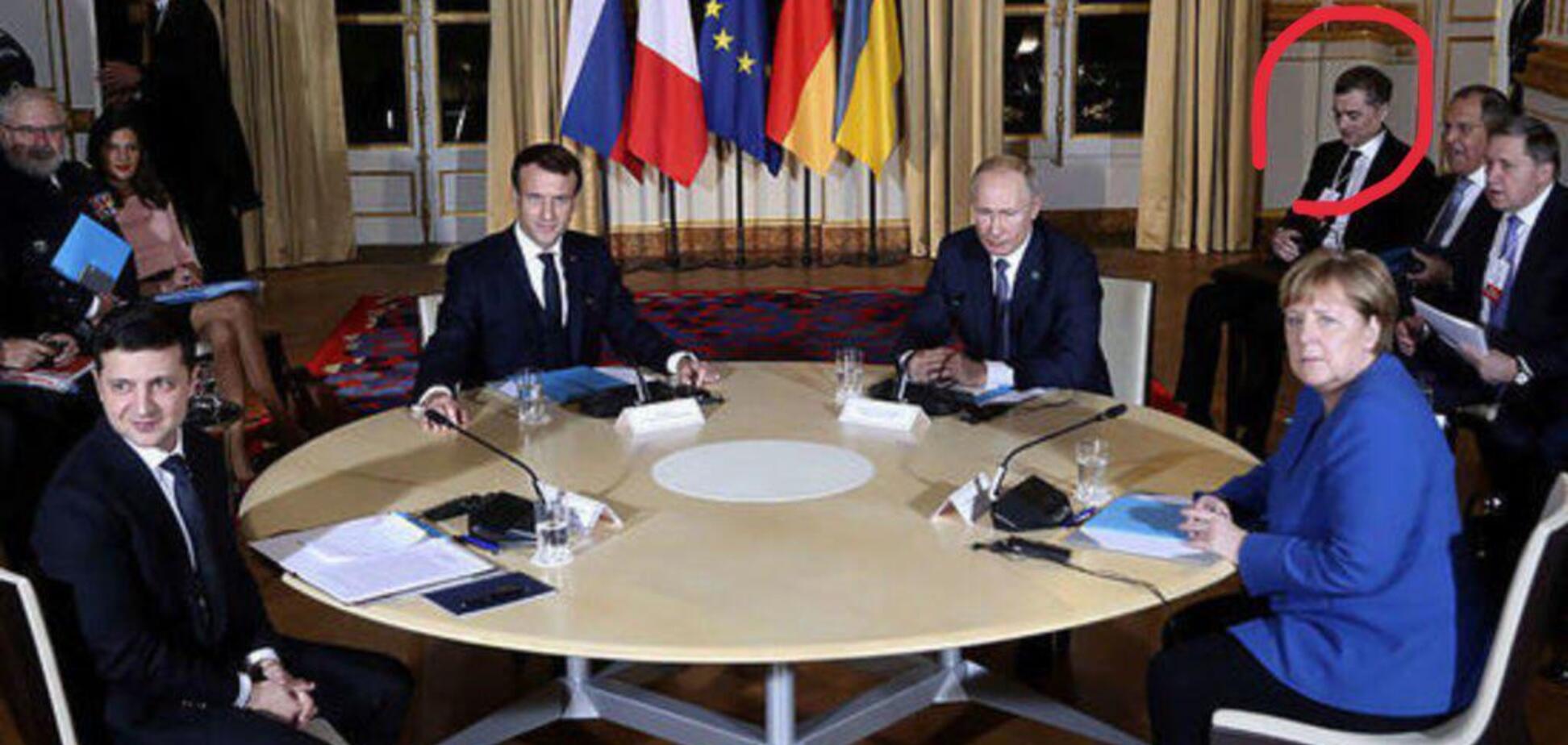 Путин возил на встречу с Зеленским 'теневого переговорщика': фотофакт