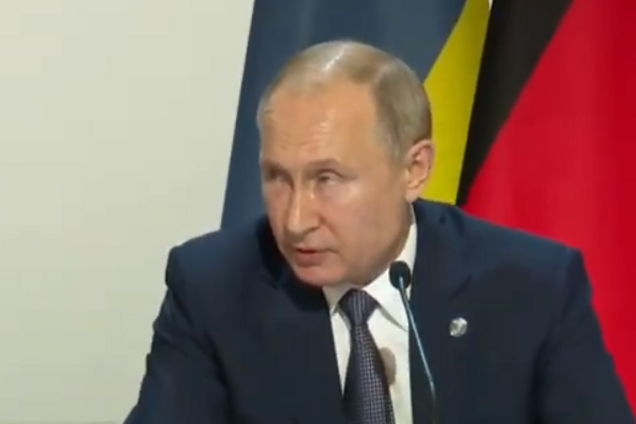 Путін закликав змінити Конституцію України