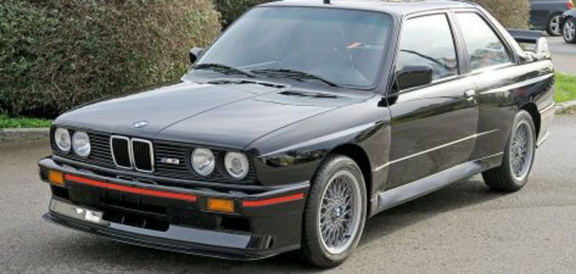 Особую BMW E30 оценили дороже новой BMW 7
