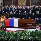 Лужкова похоронили в закрытом гробу: стала известна причина