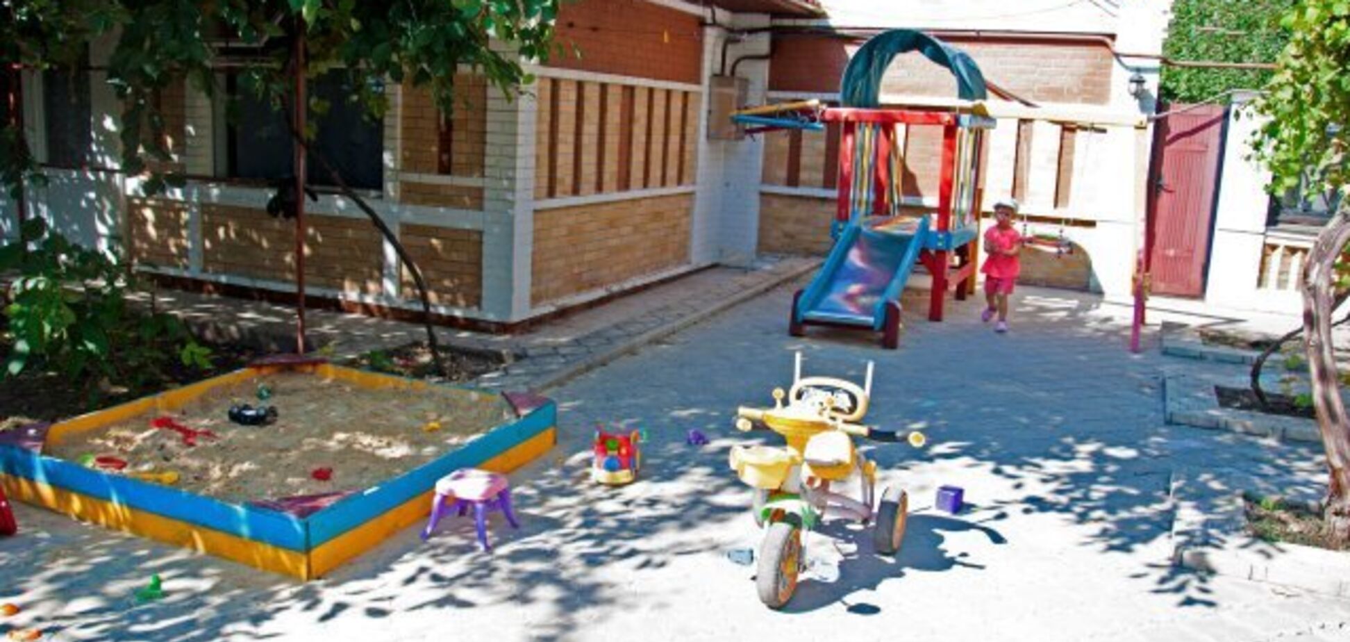 В Одесі гасили пожежу в дитячому садку