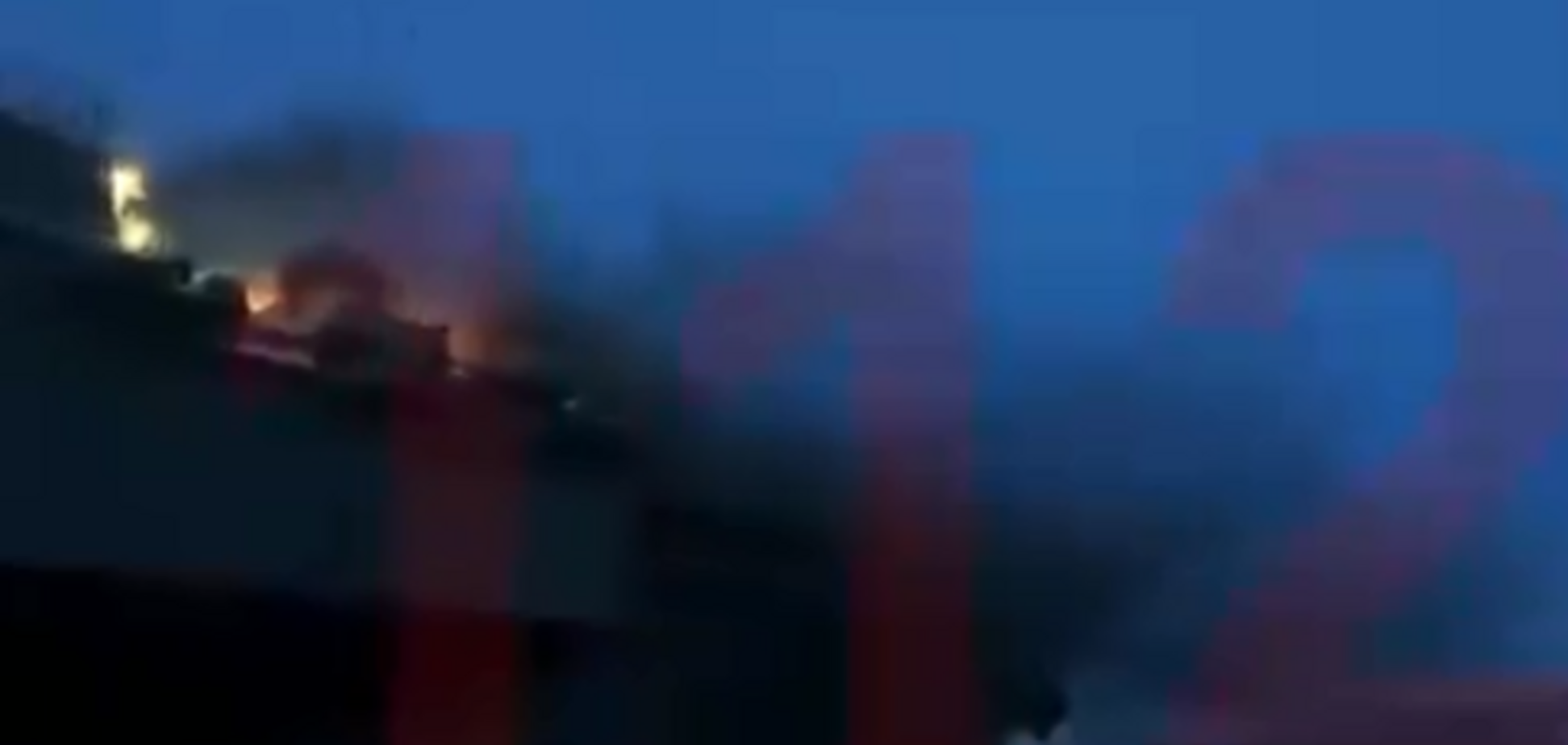 У Росії загорівся скандальний крейсер: з'явилося відео пожежі
