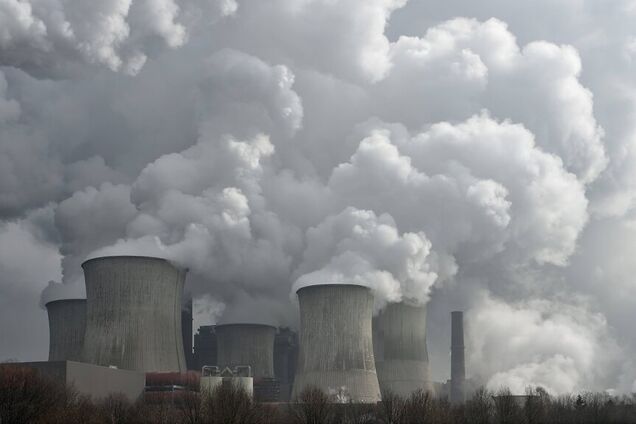 Ученые в Швеции создали сверхлегкий материал, который 'пожирает' вредные выбросы