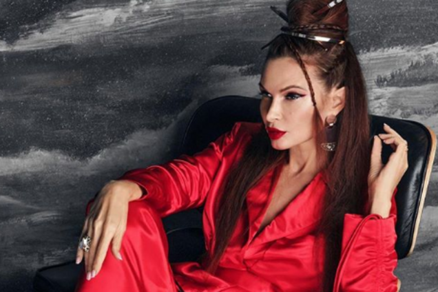 'Фотошоп страшный': голую Бледанс разгромили из-за неудачного фото