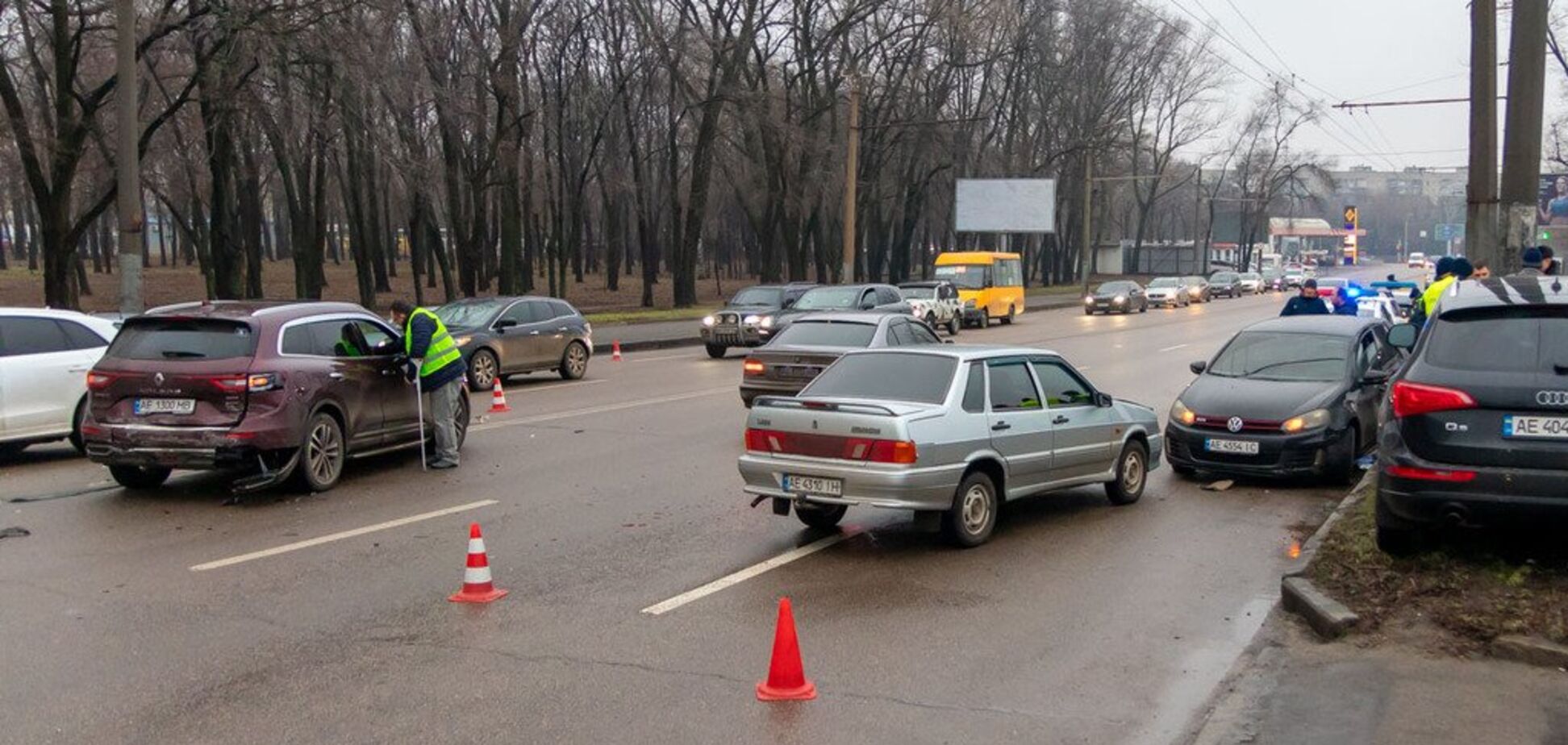 Авто разбросало по проспекту: в Днепре произошло масштабное ДТП. Фото