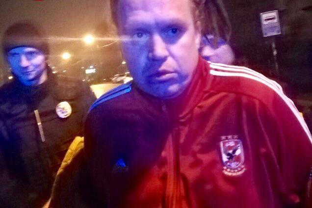 'Мама, меня бьют!' В Киеве 'пьяное тело' попало в аварию. Фото