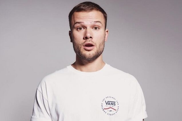 Фанати Макса Коржа в Росії на концерті мало не спалили Льодовий палац і себе разом з ним. Відео