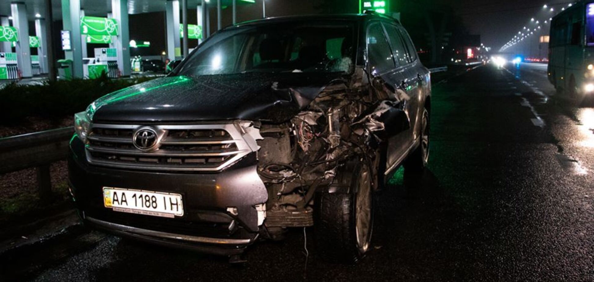 Мужчину разорвало на части: под Киевом произошло страшное ДТП