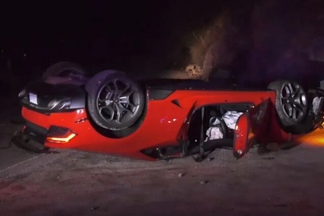 Lamborghini за $300 000 бросили прямо на дороге после ДТП