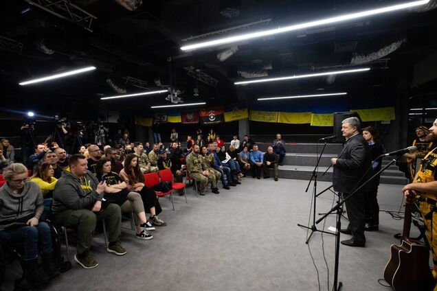 Порошенко внес 19 млн грн для освобождения Марченко