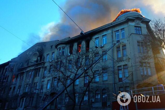 Озвучена офіційна причина пожежі в коледжі Одеси