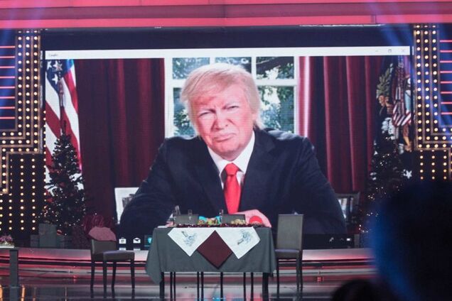 Играл на рояле без штанов: 'Квартал 95' потроллил Трампа