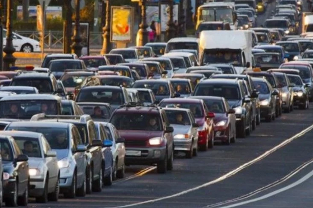 Киев застрял в пробках из-за протестов под Радой