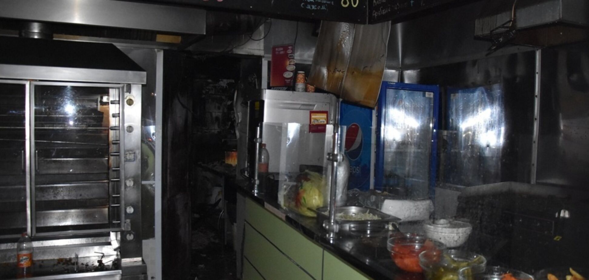 В Одессе сгорело кафе с шаурмой
