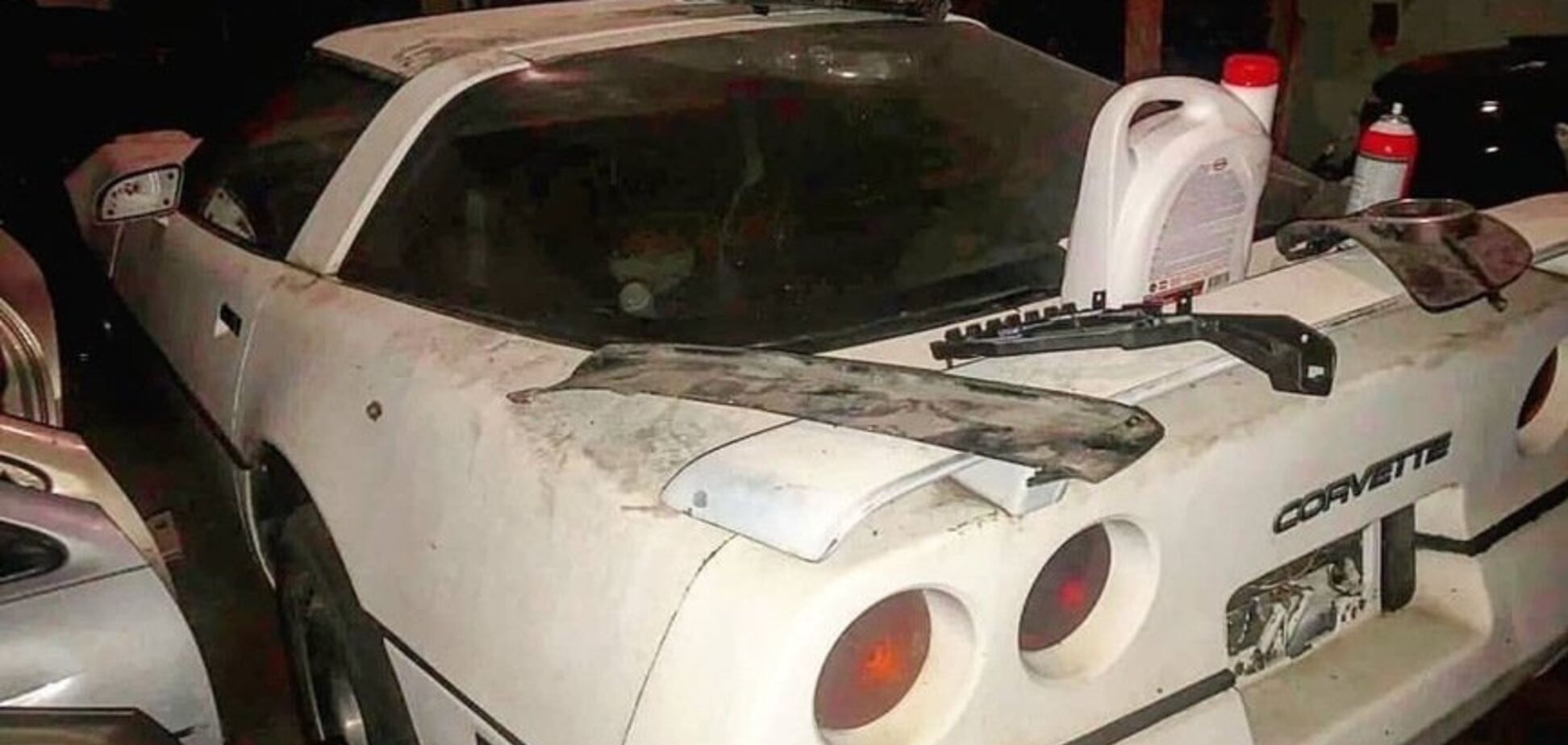 В гараже случайно нашли Chevrolet Corvette на советской регистрации
