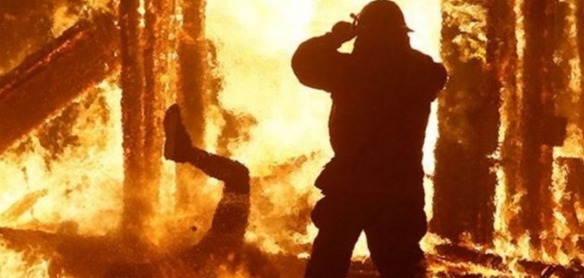 У Дніпрі чоловік заживо згорів у власній квартирі: фото й відео з місця НП