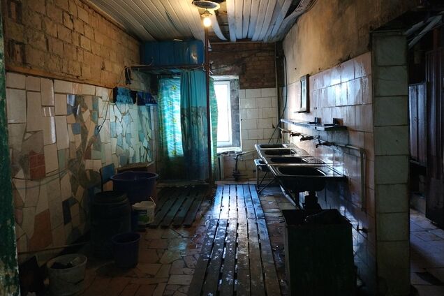 Умерли 13 заключенных: опубликованы ужасающие фото тюрьмы под Киевом