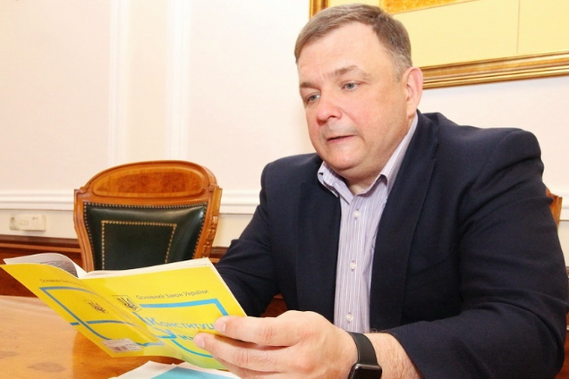 Судьи КСУ отказались принять экс-главу Шевчука обратно