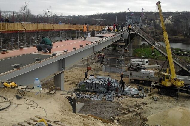 Вкрали 10 млн: ГПУ розпочала розслідування щодо будівництва моста біля Станиці Луганської