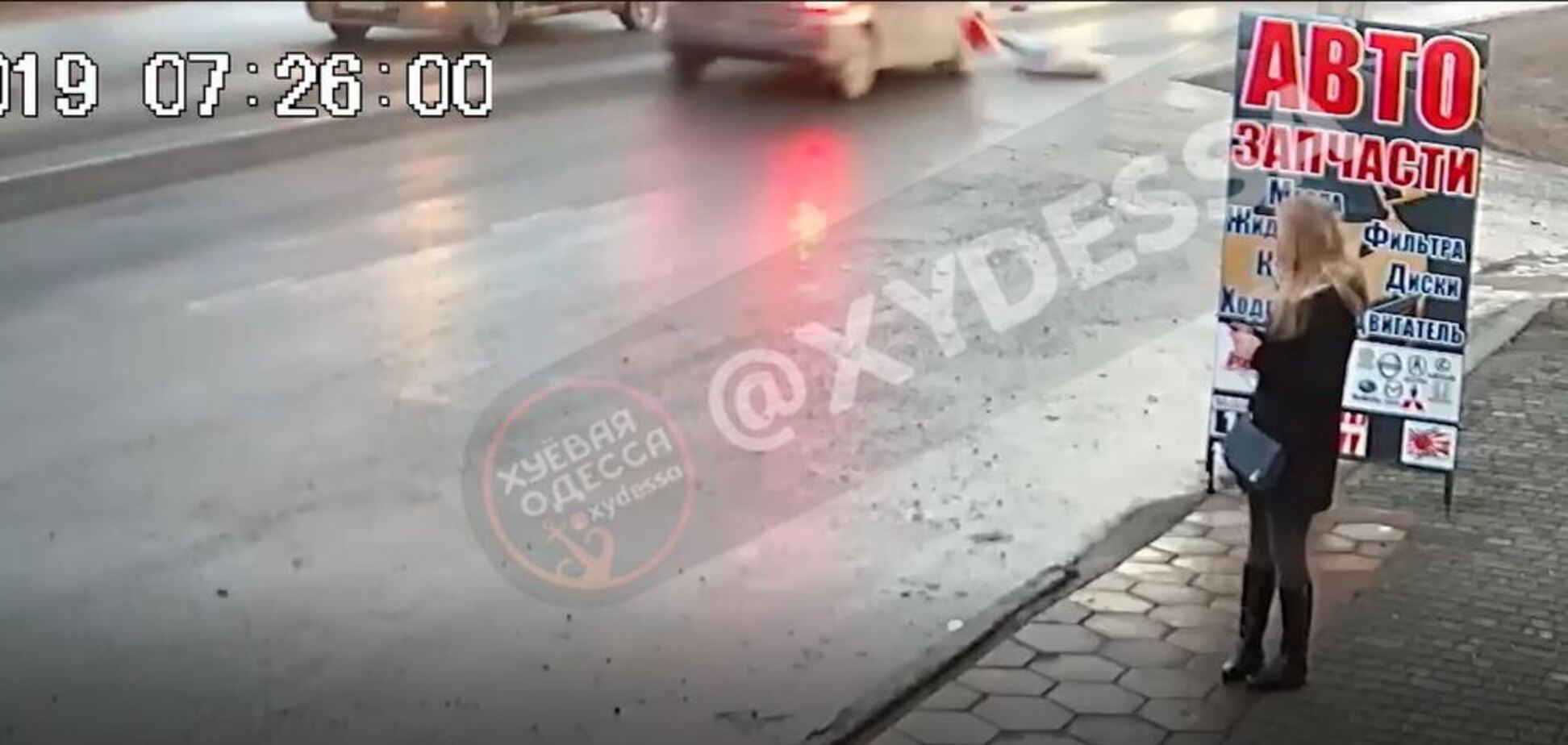 Під Одесою збили чоловіка, який перебігав дорогу