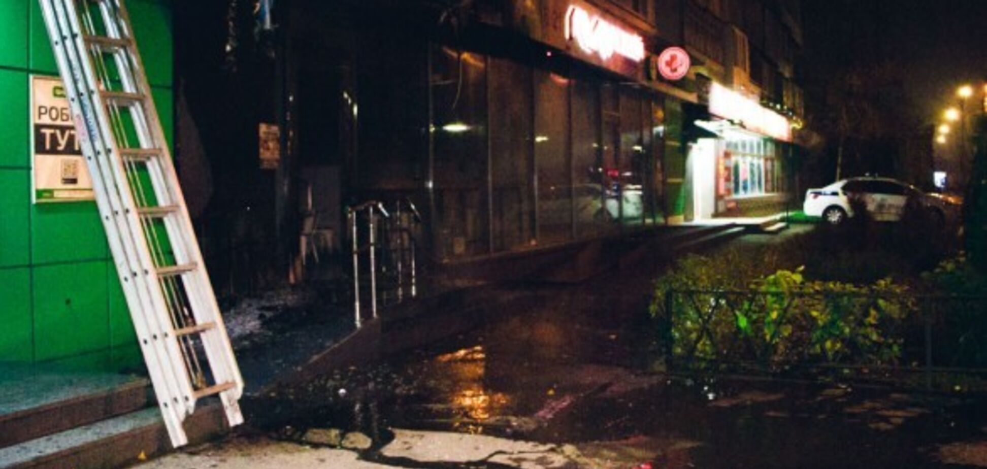 В Киеве снова подожгли магазины известной сети