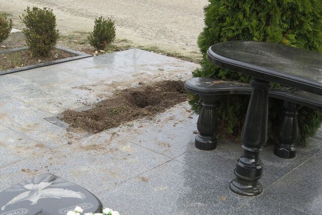 На Киевщине вандалы осквернили могилу героя Небесной сотни