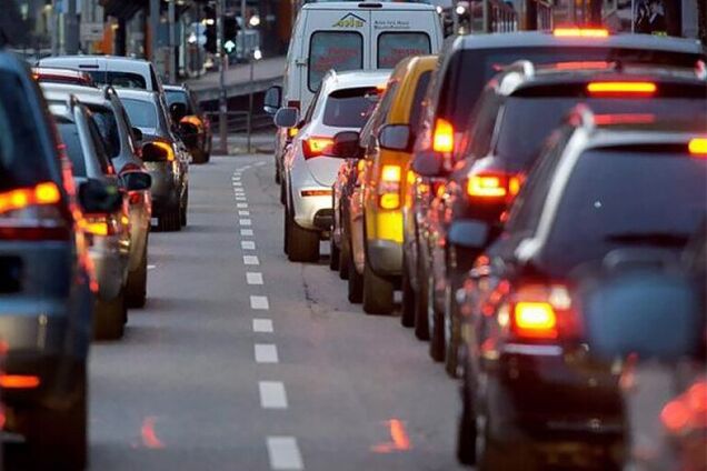 На проспекте Гагарина в Днепре парализовано движение: что случилось