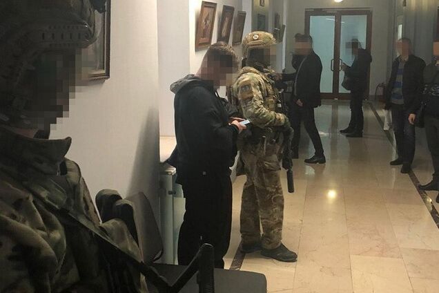 В Одеському аеропорту відбулися обшуки