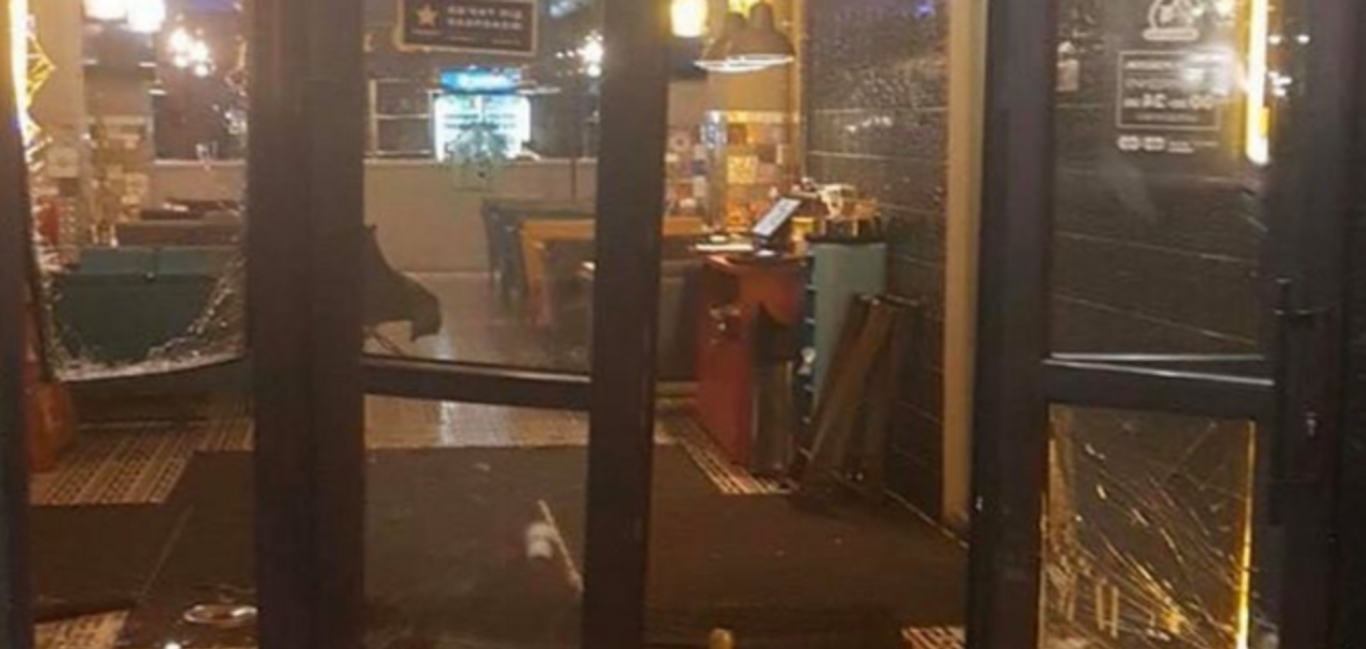 Mister Cat на Позняках: в Києві влаштували погром в кафе