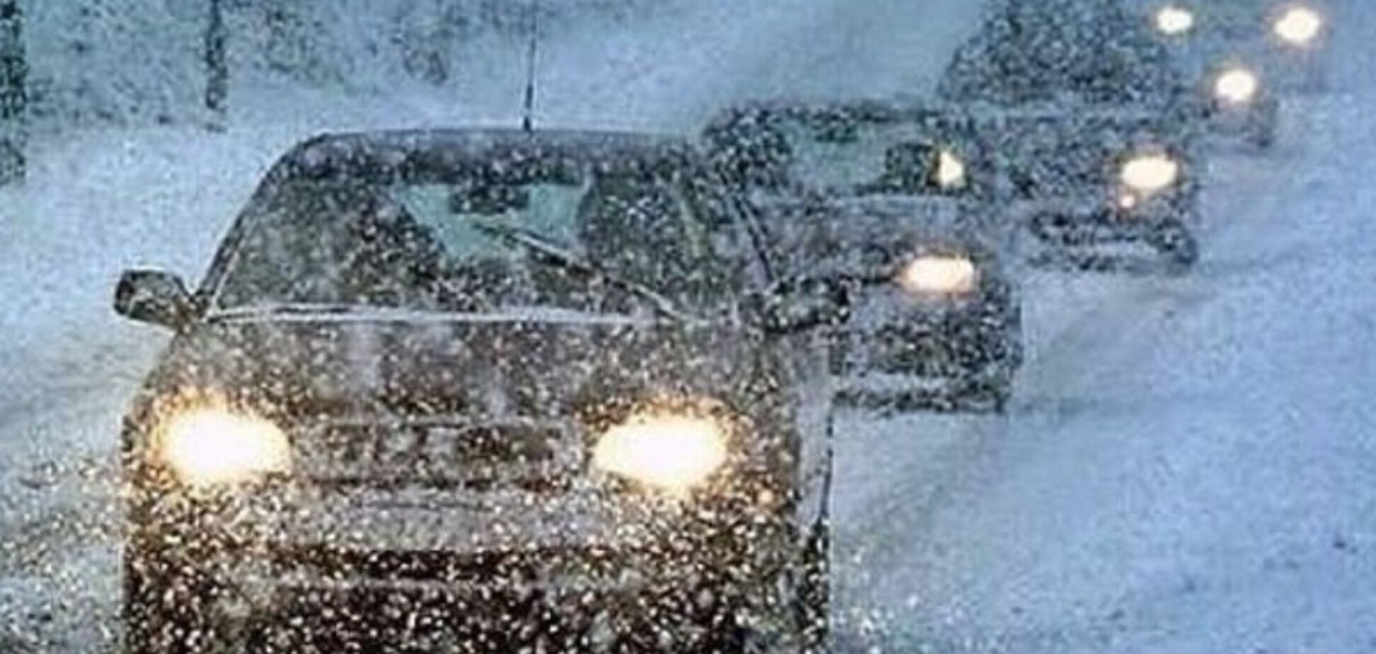 Кучугури на 20 см і ожеледиця: Україну замете снігом