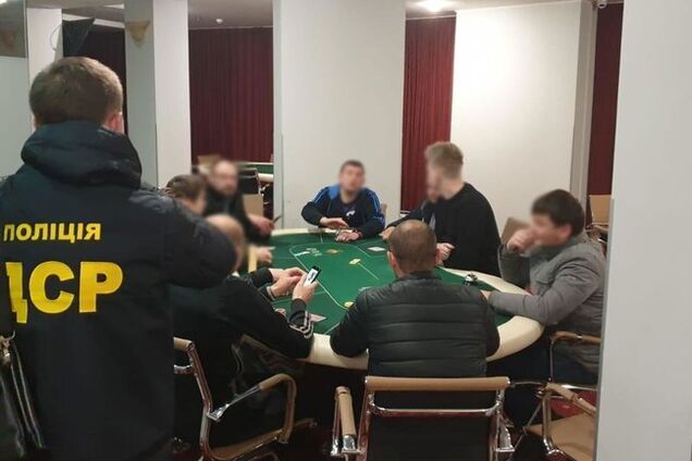 152 за ніч: в Україні накрили велику мережу нелегальних гральних закладів. Відео