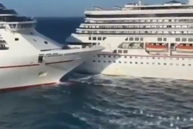 НП масштабу 'Титаніка': у Мексиці зафільмували зіткнення двох круїзних лайнерів