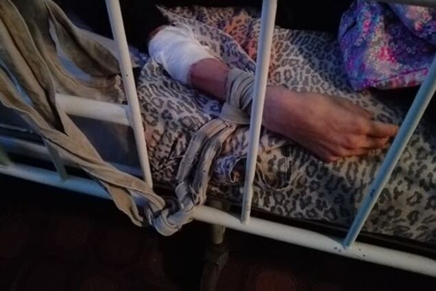 Прив'язали до ліжка без води і їжі: в лікарні під Дніпром спалахнув скандал