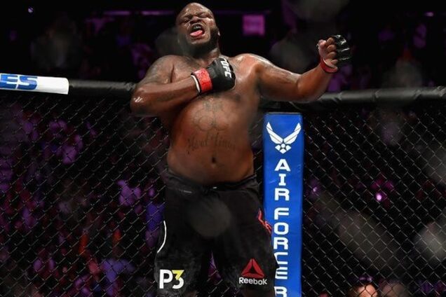 Боксер образив бійця UFC і полетів у нокаут