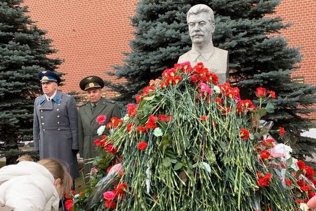 Сеть возмутило поклонение РФ убийце-Сталину