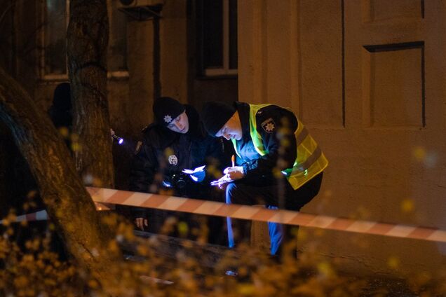 В Киеве из окна выпал мужчина