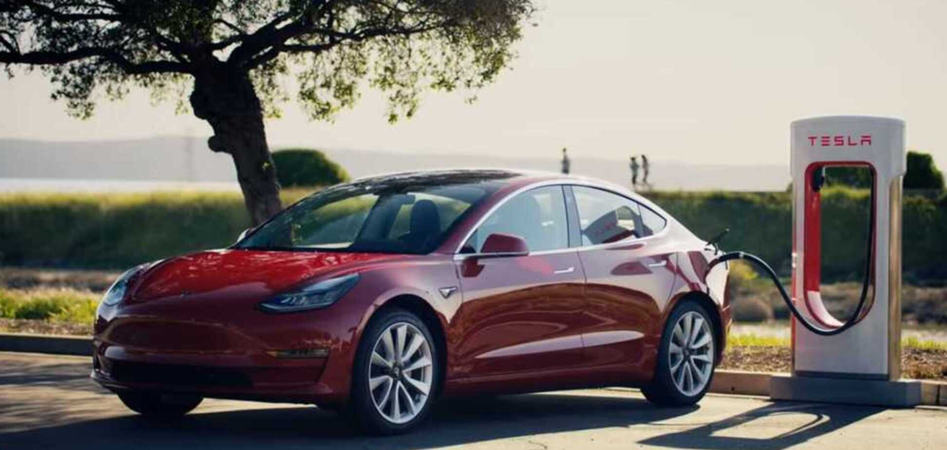 Скоро Украина? Tesla открыла первую в Европе сверхмощную зарядную станцию Supercharger