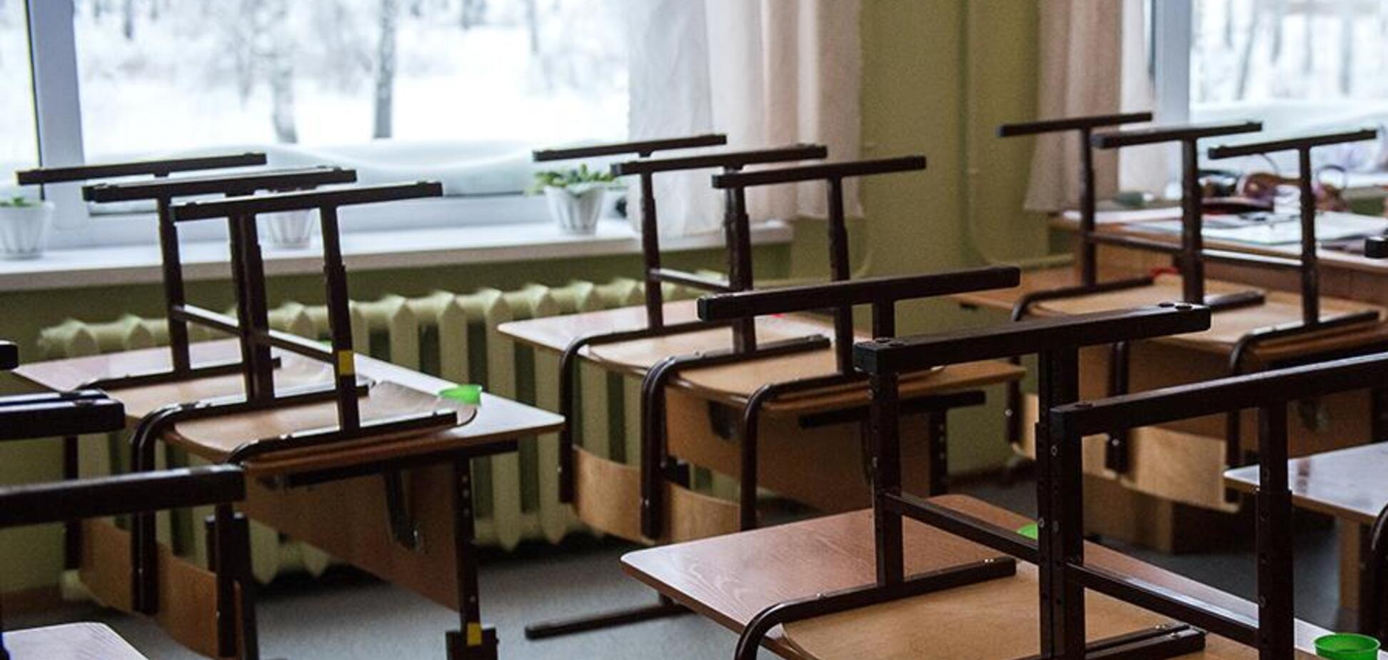 Под Киевом в школе во время уроков чиновники устроили пьянку