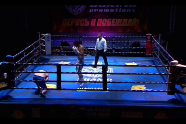 Російського боксера побили в Москві в першому раунді