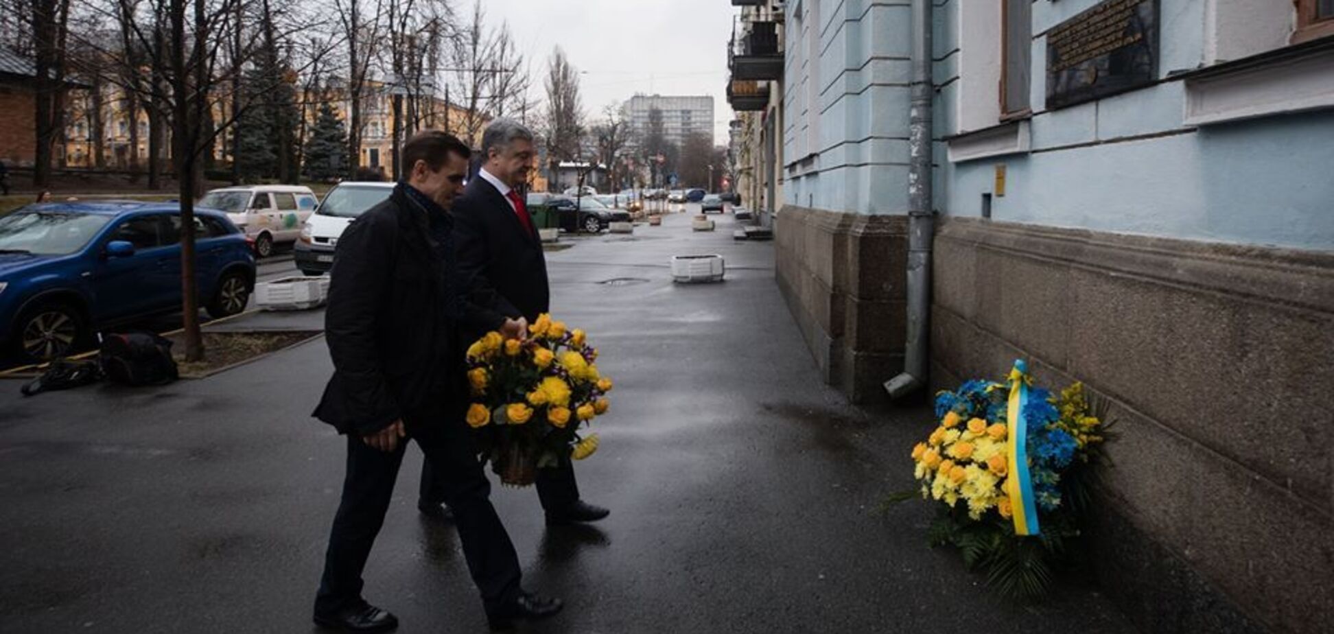 'Неоценимый вклад!' Порошенко поздравил украинских дипломатов