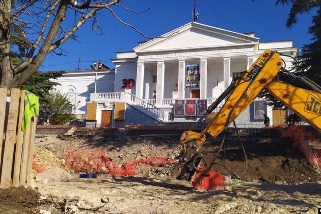 Новости Крымнаша. Севастополь молчит - но молчит на русском