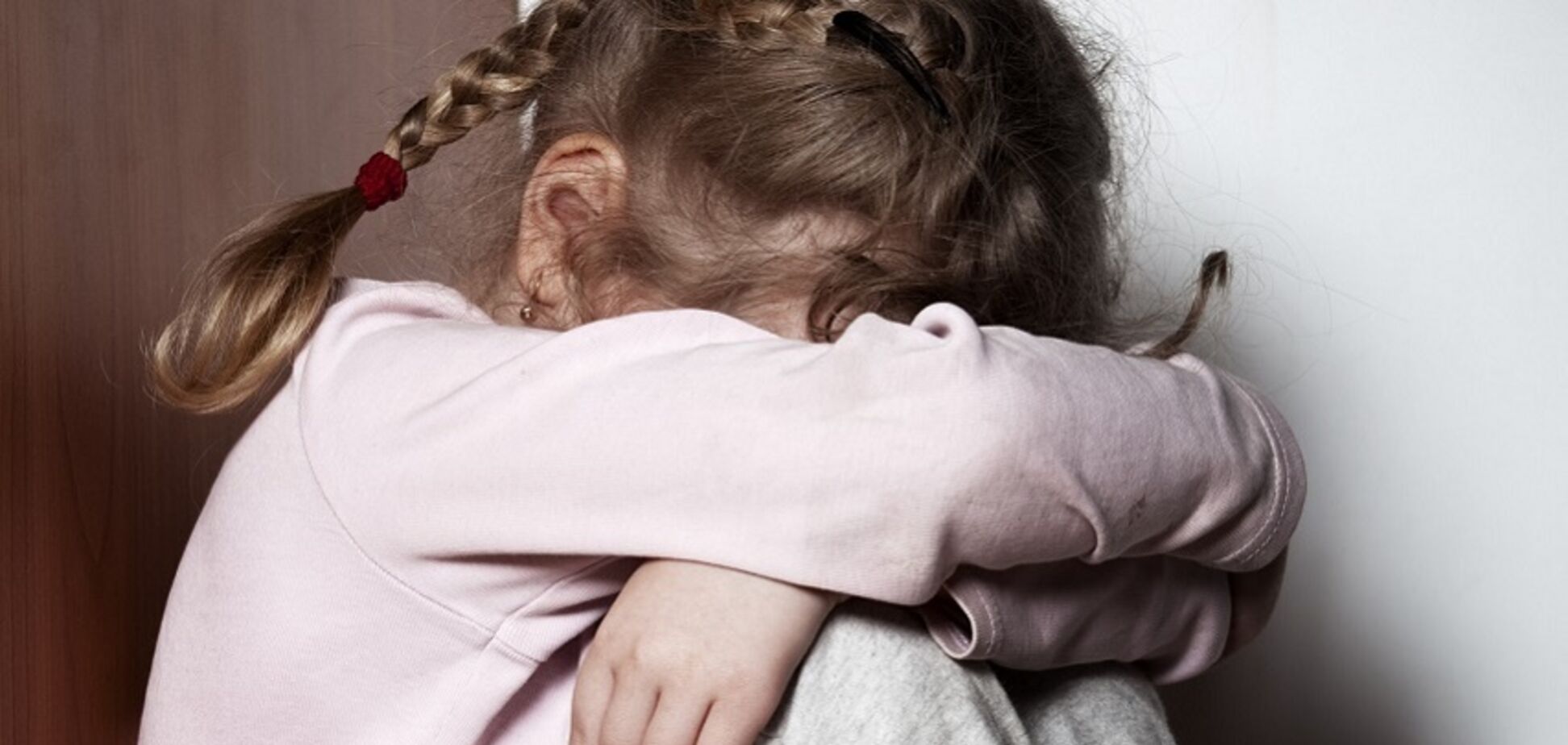 Касался языком: в Кривом Роге пенсионер-педофил совратил 5-летнюю внучку