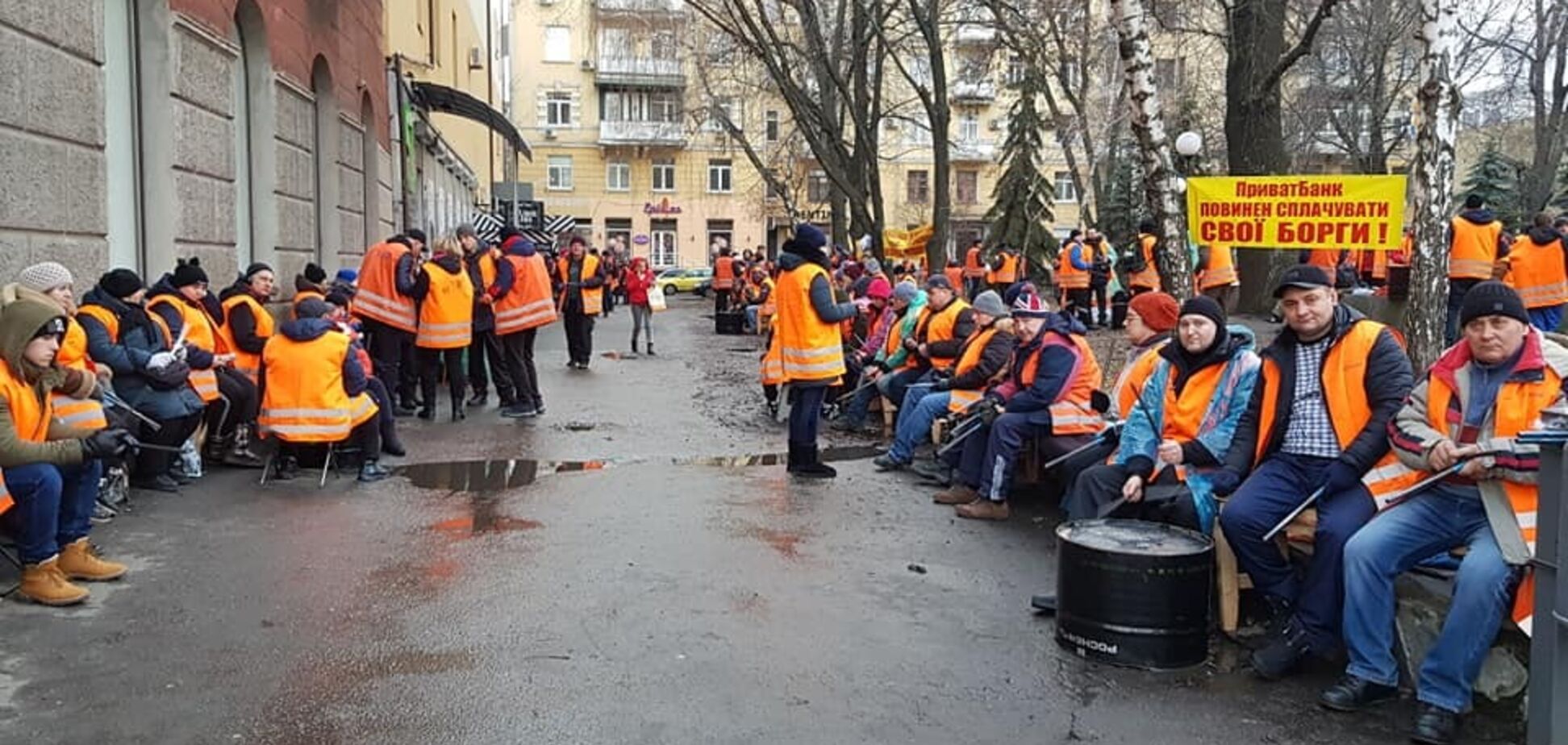 Дніпро заполонили сотні мітингувальників: що сталося