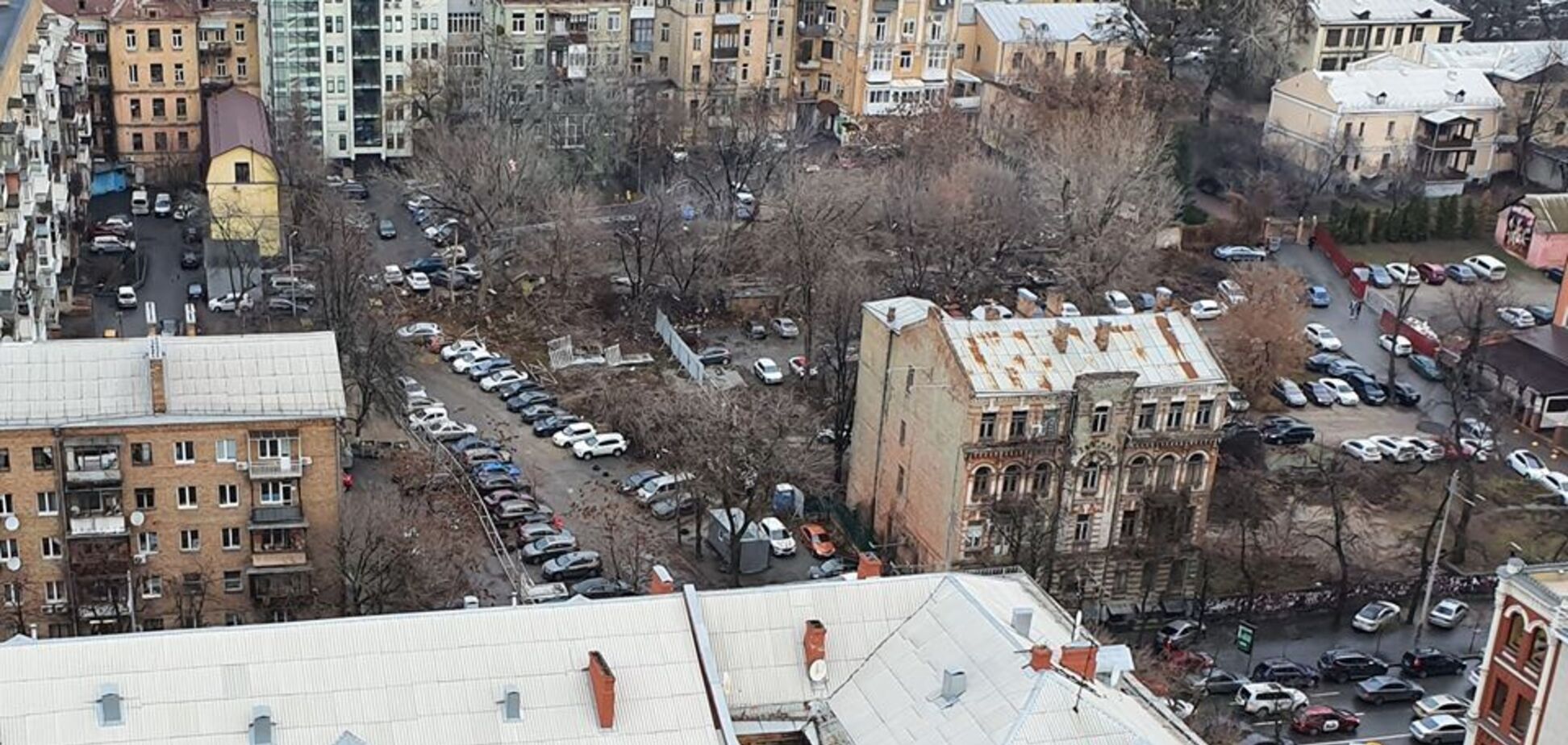 Двор в Киеве поразил сеть