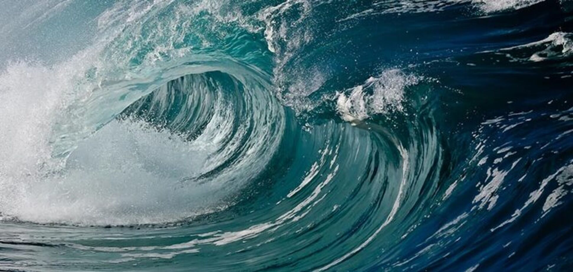 Вчені навчилися видобувати енергію з морської води