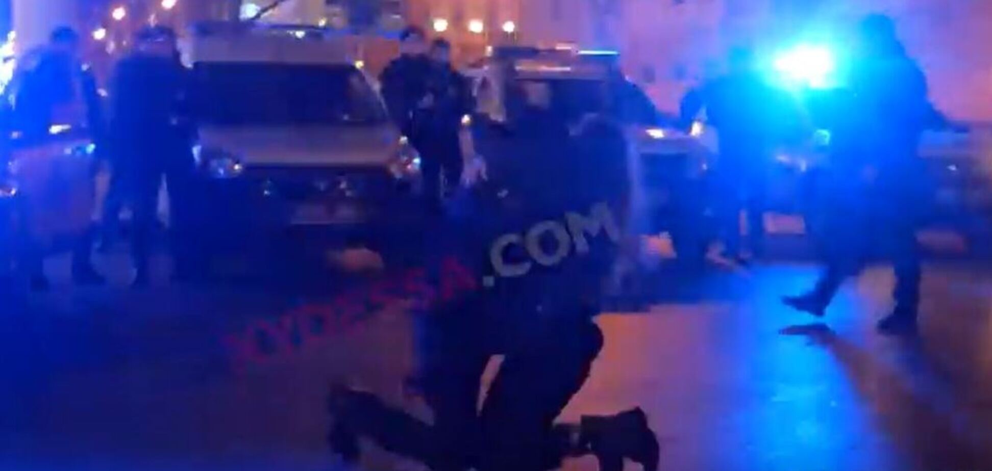 В Одессе коп оригинально предложил любимой руку и сердце