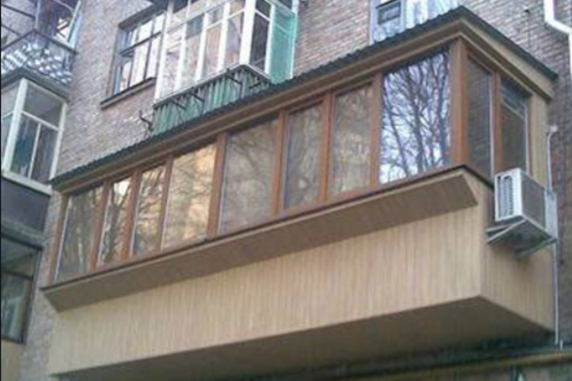 Фасадна історія: культура проти пластикових балконів і кондиціонерів