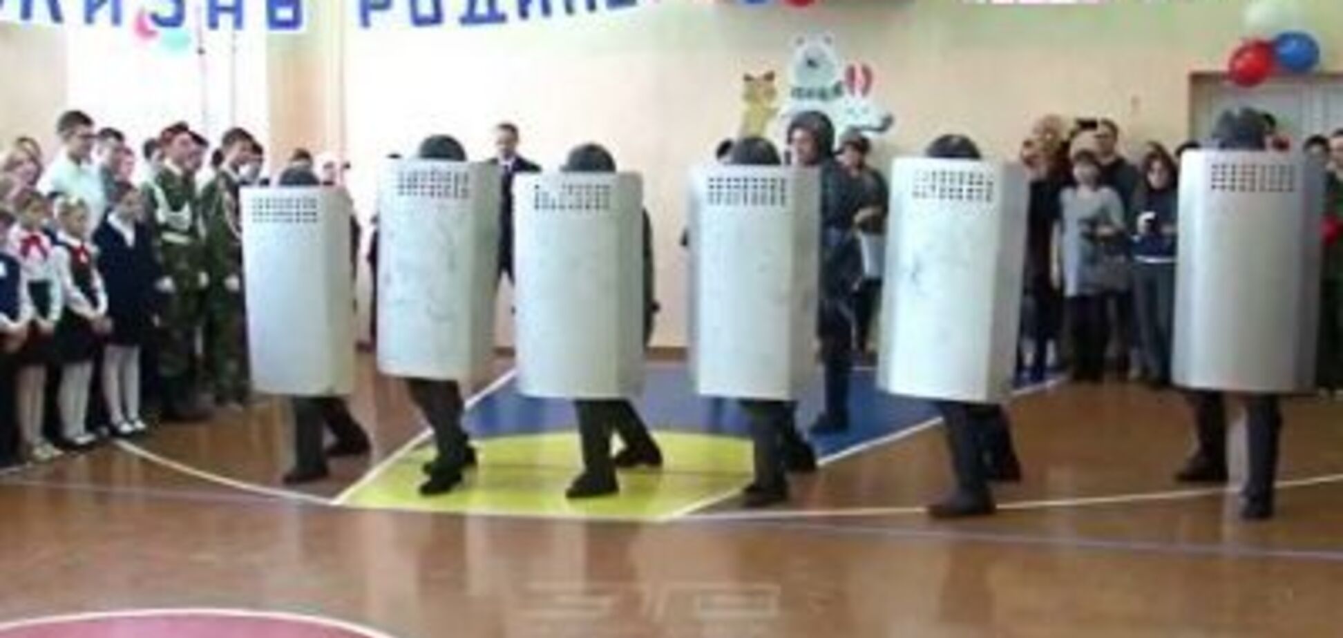 Путиноид не может жить без дозы патриотизма