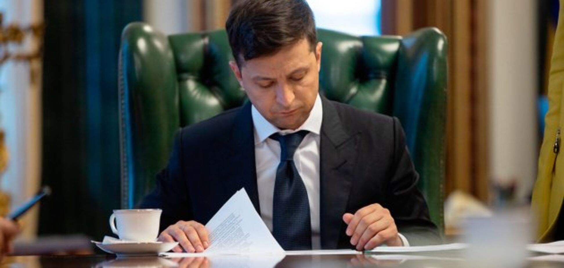 Зеленский подписал закон об аренде государственного имущества: в чем суть